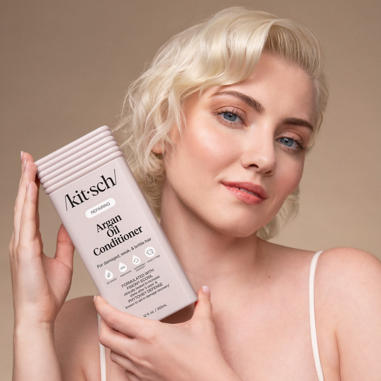 505930-ArganOilLiquidConditioner-Repairing-HairCare-Model-1280x1280px.jpg